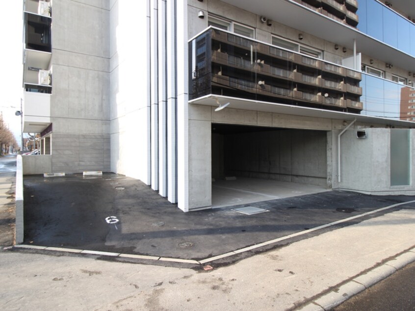 駐車場 ＬＩＥＮ　Ｎ３３
