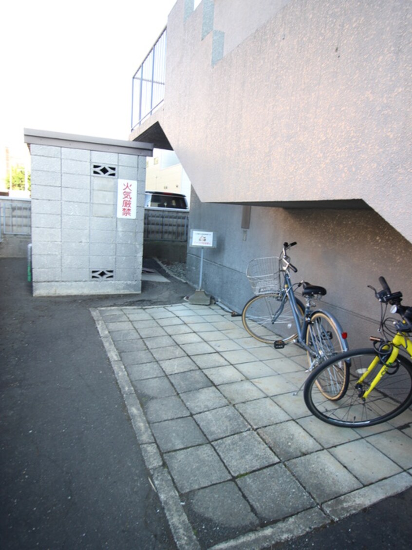 駐輪場 ハウスオブリザ平岸参番館