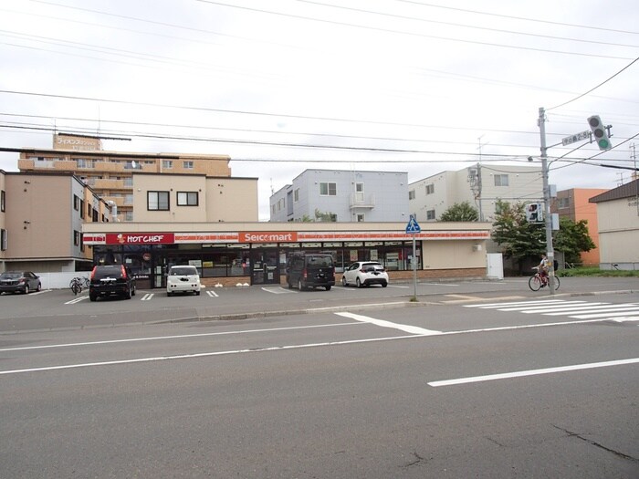 セイコーマート中の島南店(コンビニ)まで700m フォレスタ