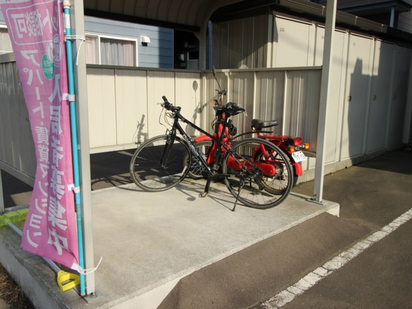 駐輪場 K′s Garden