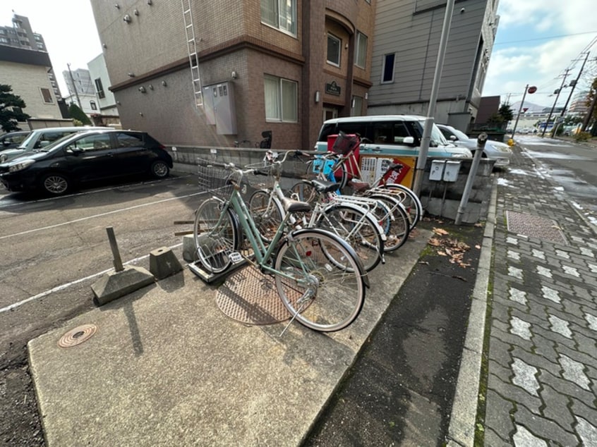 駐輪場 ＡＲＭＳ美術館通