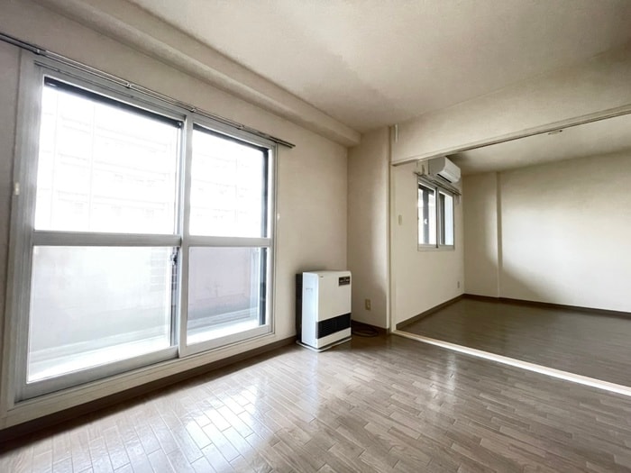 居室 ＡＲＭＳ美術館通