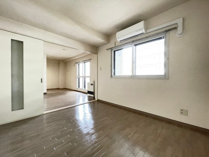 居室 ＡＲＭＳ美術館通