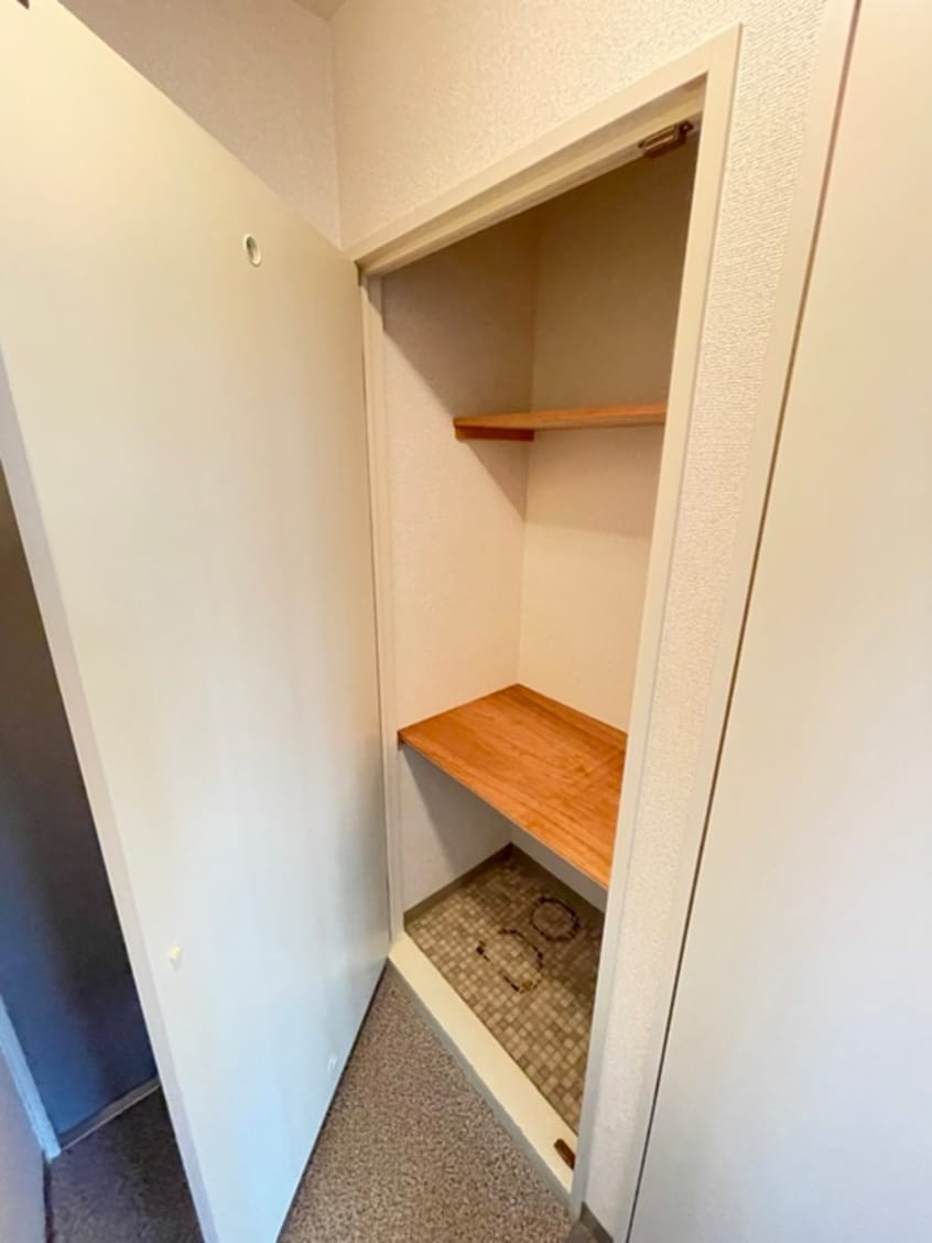 収納 ＡＲＭＳ美術館通