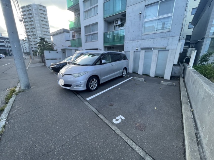 駐車場 カサ ヴェルデ宮の森
