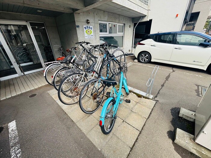 駐輪場 ラ・シュエット宮の森