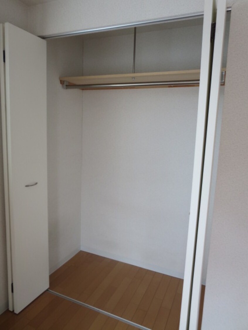 収納 ラ・シュエット宮の森