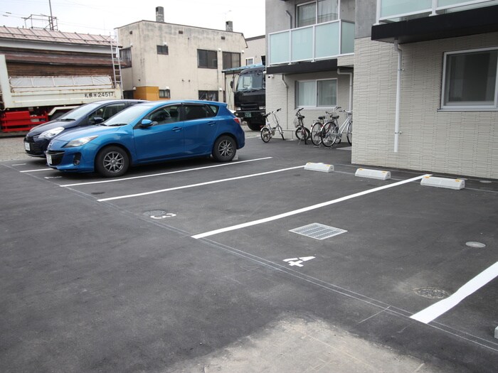 駐車場 Lichtrare北大West