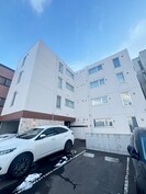 ブルーイング平岸の外観