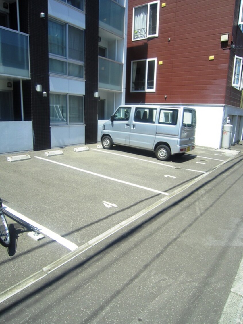 駐車場 ラカーサフェリーチェ琴似