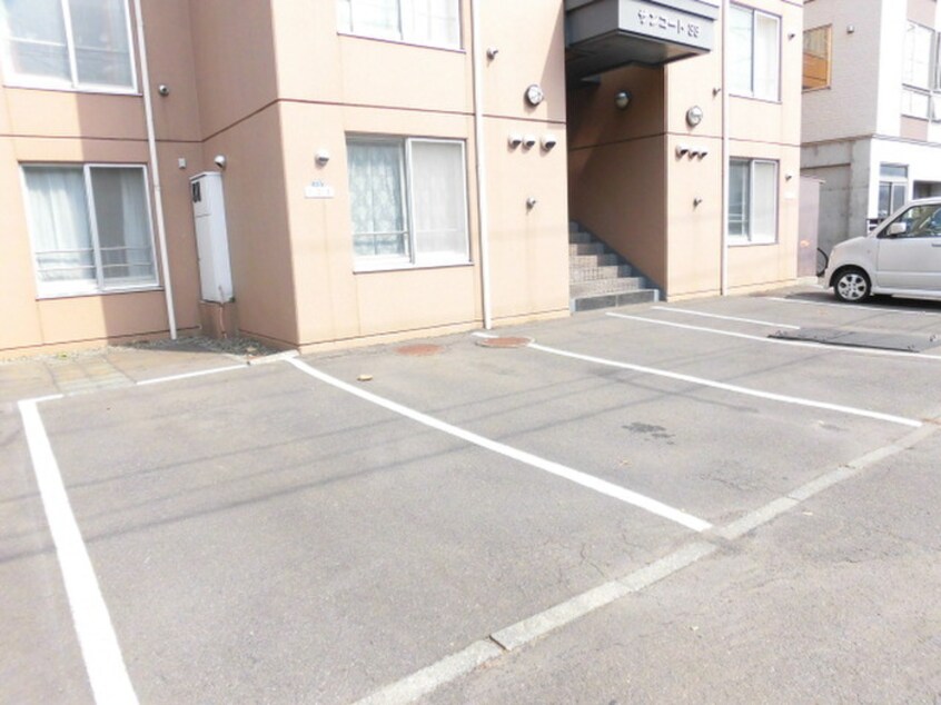 駐車場 サンコ－ト３３
