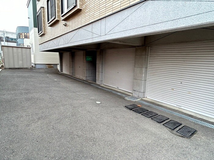 駐車場 コンフォ－ト新道東弐番館