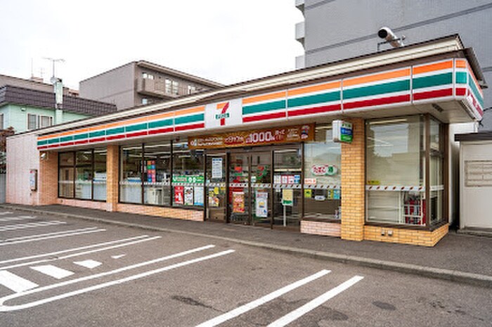セブン-イレブン 札幌南２０条西８丁目店(コンビニ)まで220m アルファシティ山鼻