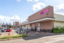 マックスバリュ八軒５条店(スーパー)まで1100m カーサチェリベⅡ