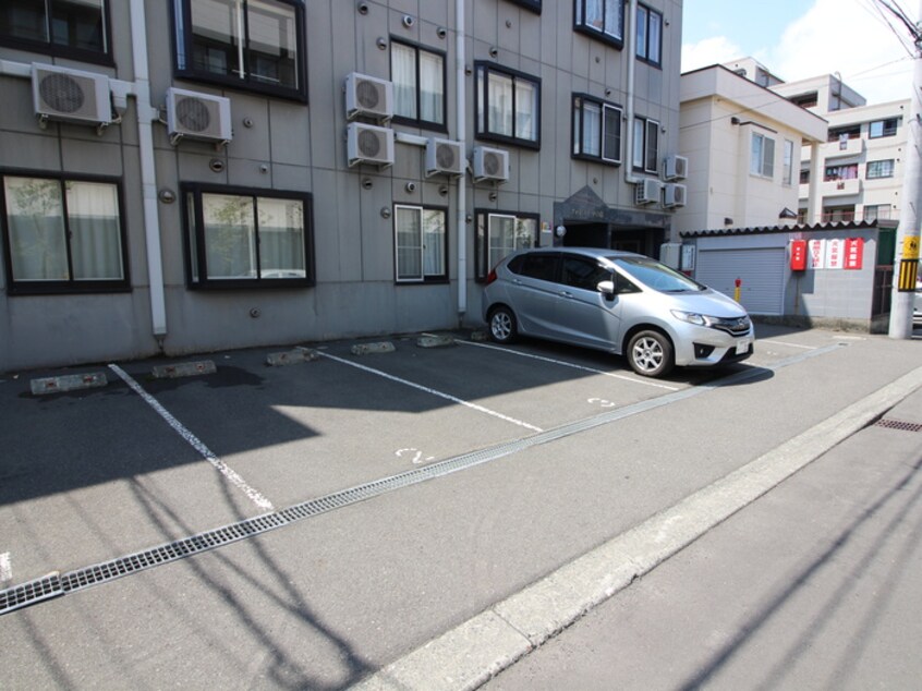 駐車場 フォレスト中の島