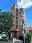 メ－プル南１８条の外観