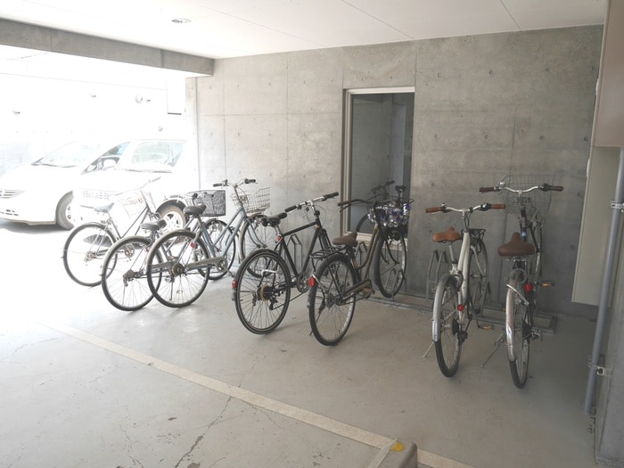 駐輪場 フォレストタワー・３５