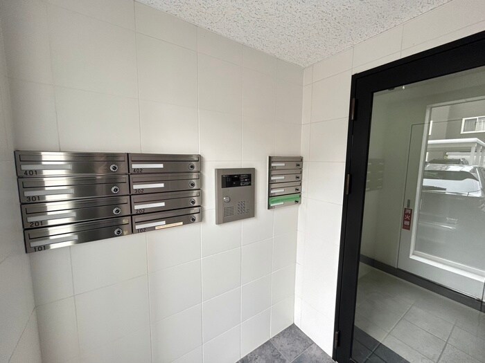 エントランス部分 アルページュ平岸