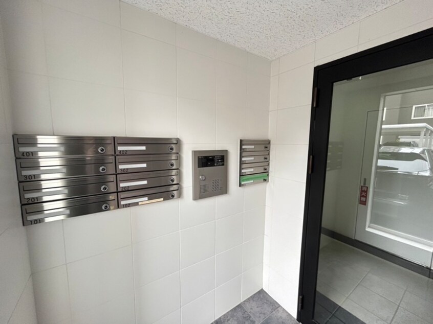 エントランス部分 アルページュ平岸