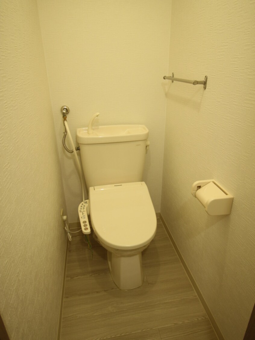 トイレ ノ－スシャト－