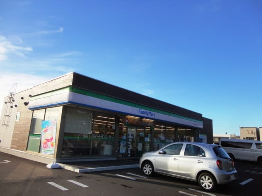 ファミリーマート(コンビニ)まで1700m ラムズ西岡