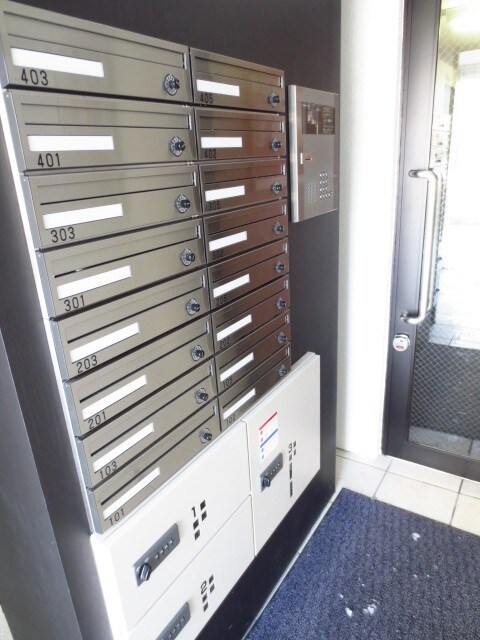 エントランス部分 Ｌａｔｉｒ　Ｇｌｏｒｉａ