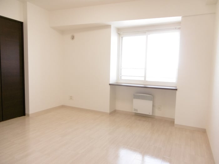 居室 ロイヤルヒルズタワ－