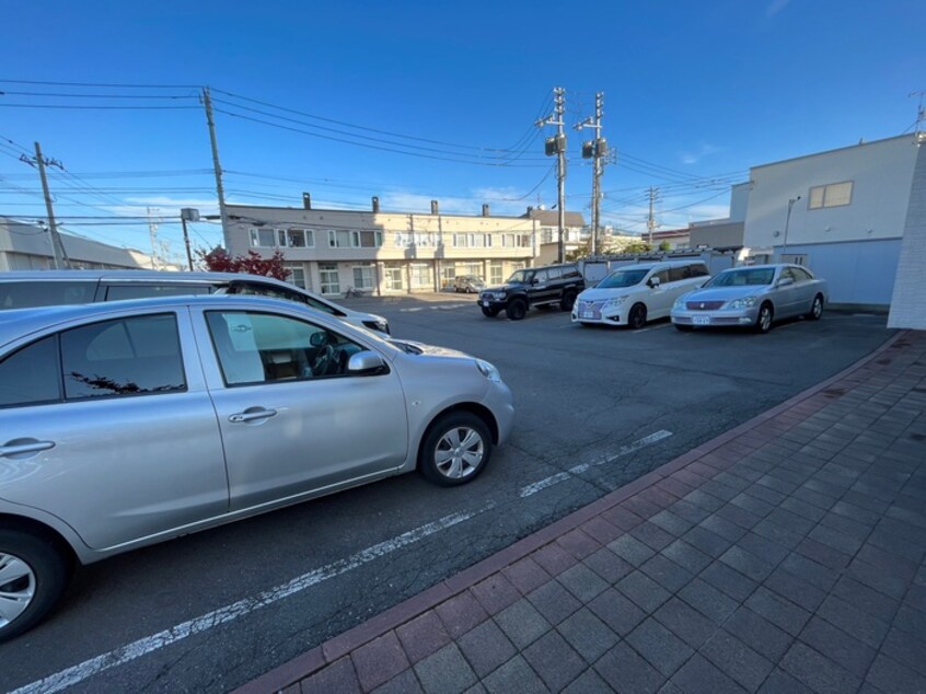 駐車場 ロイヤルヒルズタワ－