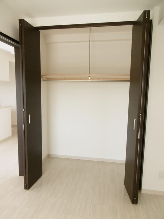 収納 ロイヤルヒルズタワ－