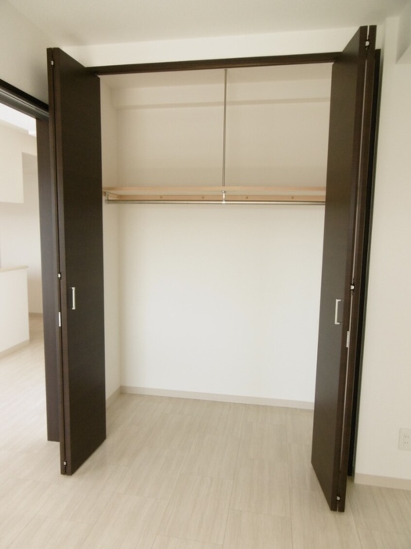 収納 ロイヤルヒルズタワ－