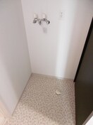 洗濯機置場 ロイヤルヒルズタワ－