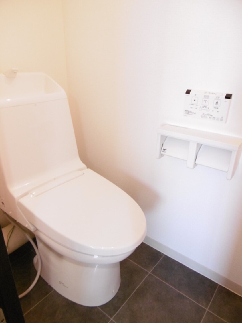 トイレ ロイヤルヒルズタワ－