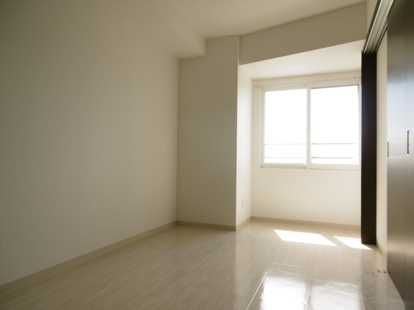 居室 ロイヤルヒルズタワ－