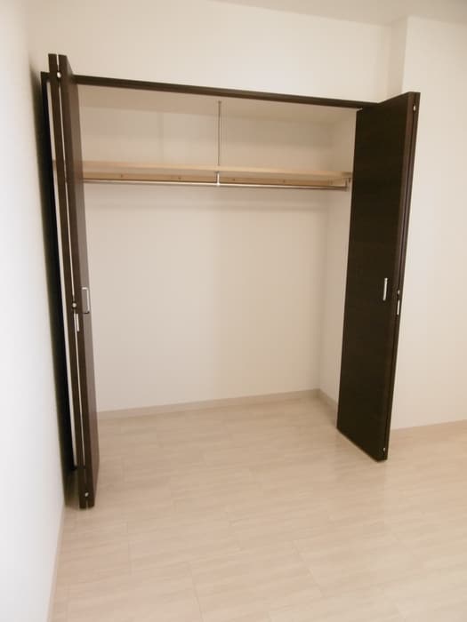 収納 ロイヤルヒルズタワ－