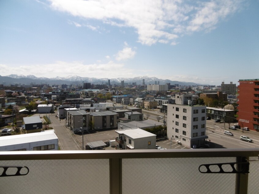 室内からの展望 ロイヤルヒルズタワ－