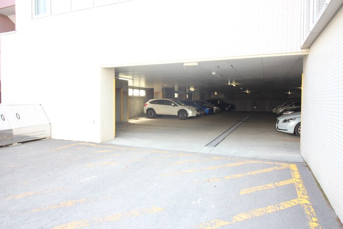 駐車場 アジエステ－ト大通西プラザ