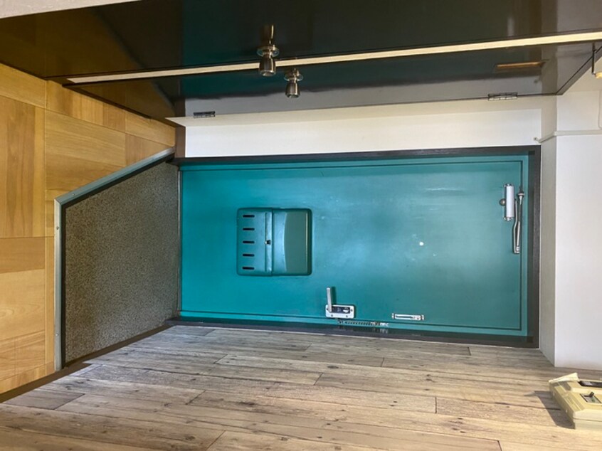 玄関 ＡＭＳビル