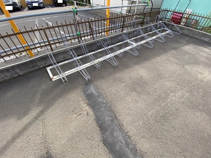 駐輪場 ラスタ－円山