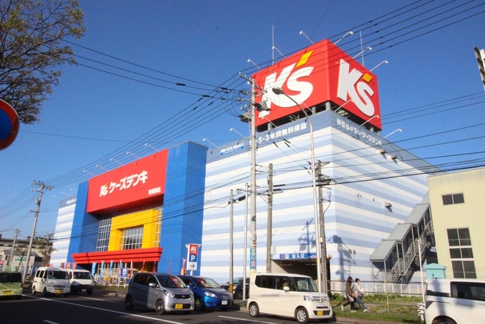 ケーズデンキ(電気量販店/ホームセンター)まで1750m Ｓｃｈｌｏｓｓ３．５