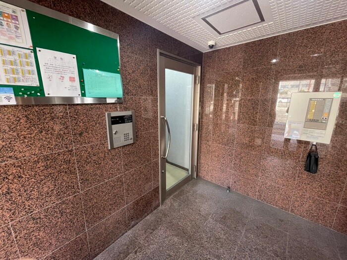 エントランス部分 リベルティ医大前