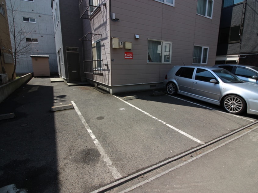 駐車場 アネトス発寒南