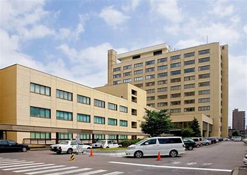 札幌医科大学付属病院(病院)まで850m Diana Palace