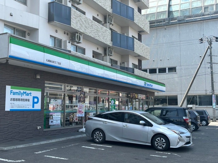 ファミリーマート(コンビニ)まで140m Ｍ　ｓｅｎａ麻生