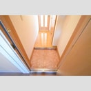 玄関 ルミエール宮の森２－８