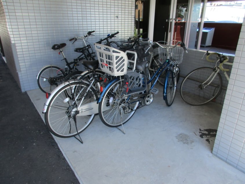 駐輪場 アルバ桑園
