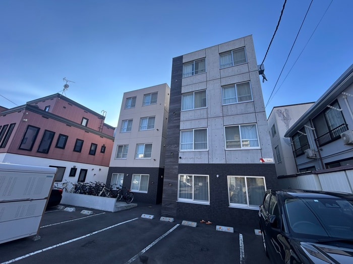 外観写真 Elle Cube学園前