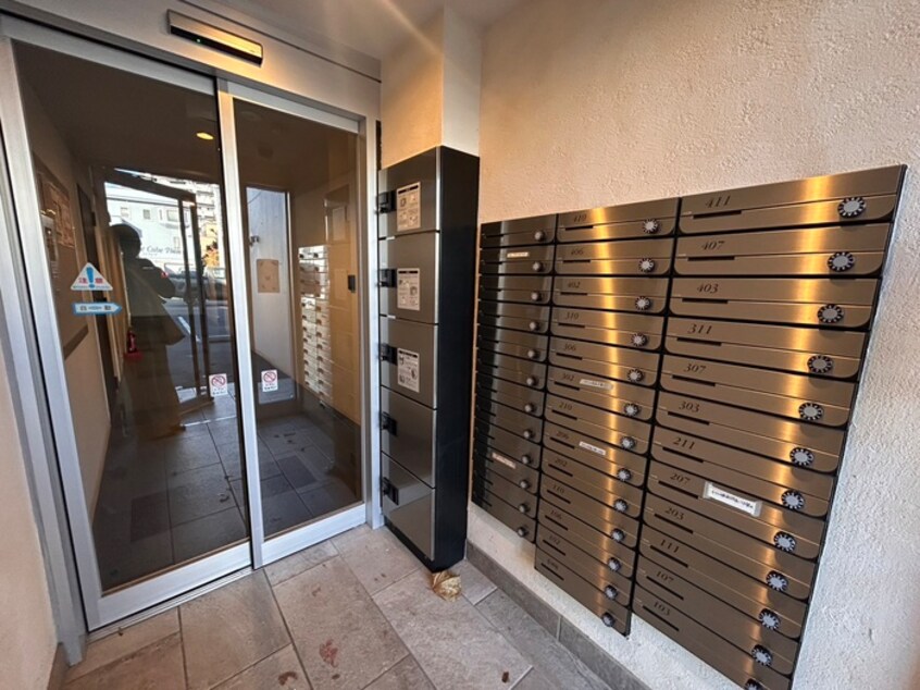 エントランス部分 Elle Cube学園前