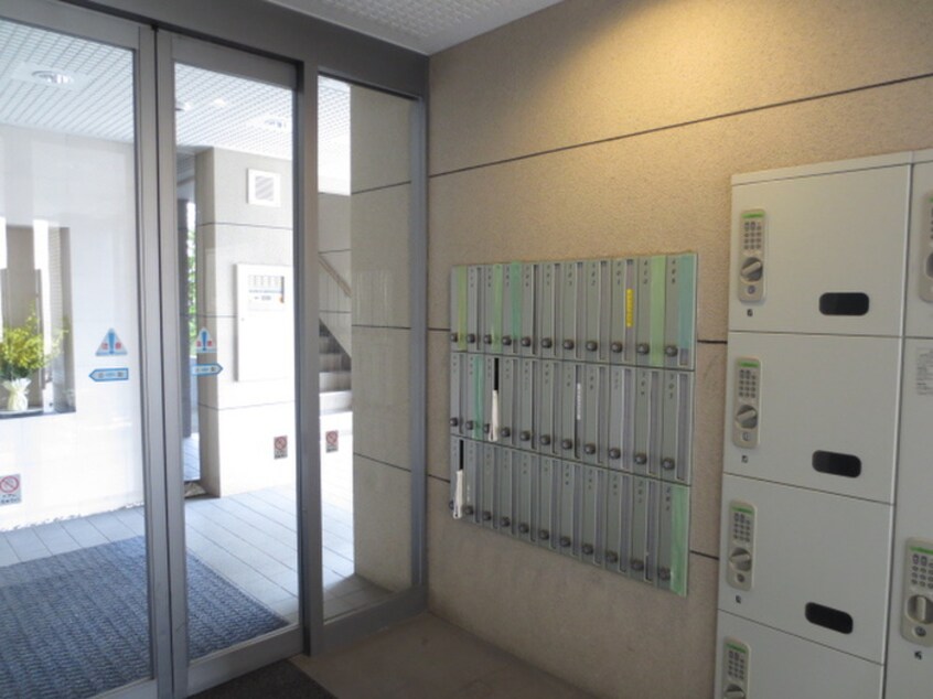 エントランス部分 イーストウォール