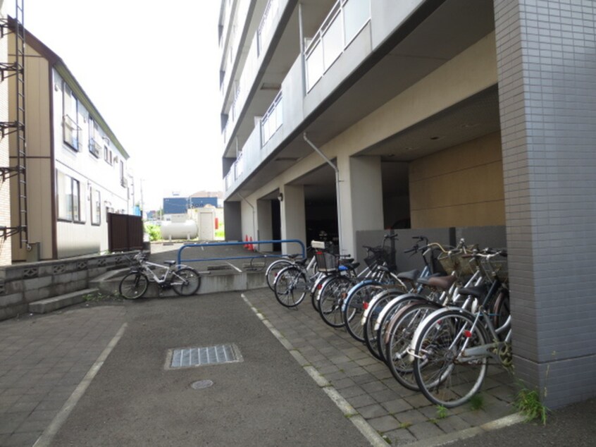 駐輪場 イーストウォール