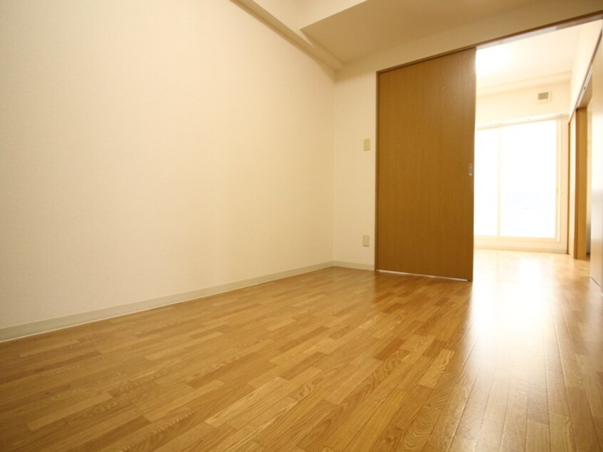 居室 イーストウォール